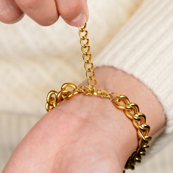 Cat Cuban Link Bracelet /Gorgeous Gold - Picture 3 of 8
